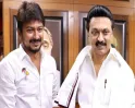 இப்பிடி அதிமுகவுக்கு துணை போறீங்களே? நியாயமா? மு.க.ஸ்டாலின்.. உதயநிதி மீது திமுக தொண்டர்கள் அதிருப்தி!