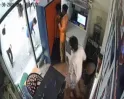 பெட்ரோல் பங்கை சுறையாடிய போதை ஆசாமிகள்! எரிபொருள் நிரப்பும் இடத்தில் சிறுநீர் கழித்ததை தட்டிக்கேட்டதால் ஆத்திரம்!