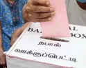தபால் ஓட்டு போட ஆர்வம் காட்டாத அரசு ஊழியர்கள்!! 19,600 பேர் ஆப்சென்ட்!! சென்னையில் மோசம்!