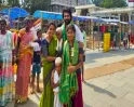 வேலுண்டு வினையில்லை.. மயிலுண்டு பயமில்லை..! குடும்பத்துடன் திருச்செந்தூர் முருகனை தரிசனம் செய்த SK..!
