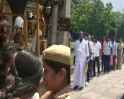 மனு அளித்தும் நடவடிக்கை இல்லை! தலைமை செயலகத்தில் பெண் பகீர் செயல்! முதல்வர் தனிப்பிரிவில் குவிந்த கூட்டம்!