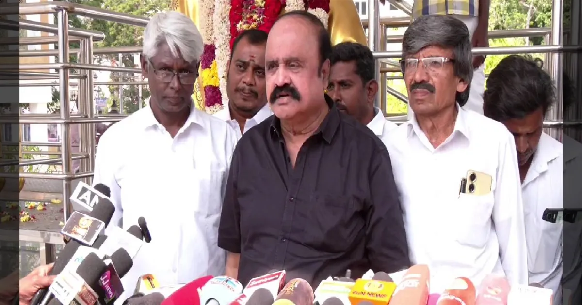 “பாஜகவிடம் மண்டியிடும் எடப்பாடி.. அதிமுக டெபாசிட் காலியாகும்!” - வெளுத்து வாங்கிய பெங்களூரு புகழேந்தி!