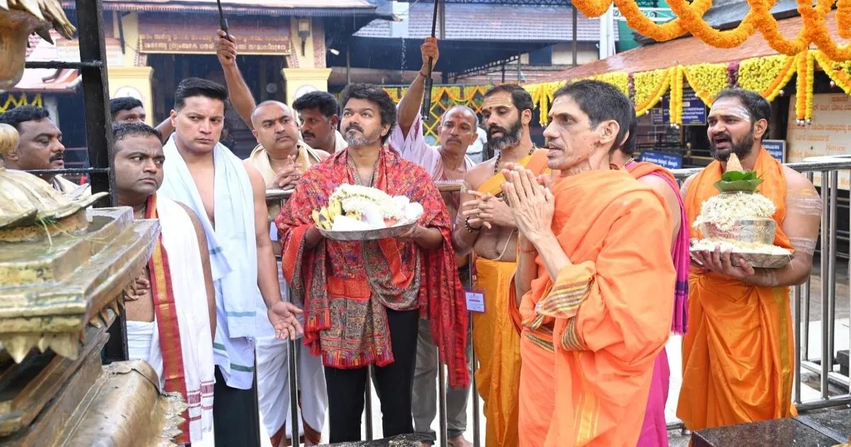 கொல்லூர் மூகாம்பிகையிடம் விஜயின் வேண்டுதல் இதுவா?... பின்னணியில் இருக்கும் அதிரடி காரணம்...!