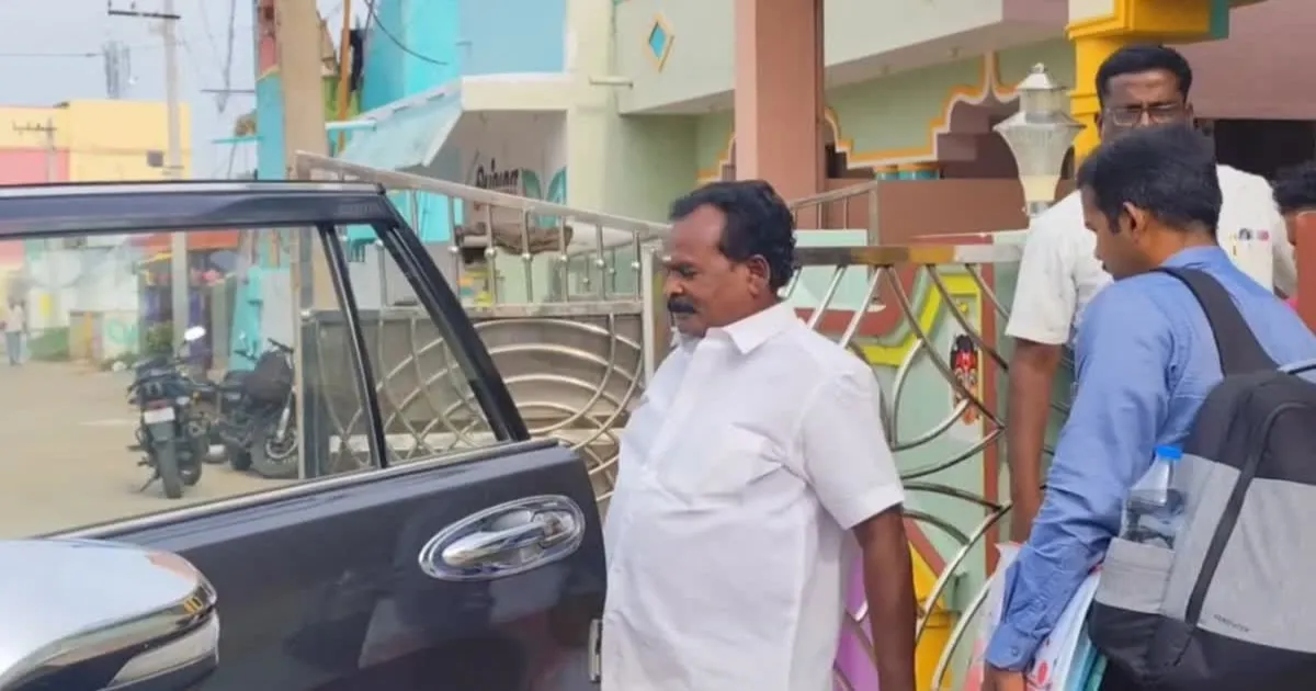 இரிடியத்தில் பலே மோசடி.. அதிமுக தலையில் இறங்கியது இடி... 30 பேரை தட்டித்தூக்கிய சிபிசிஐடி...!