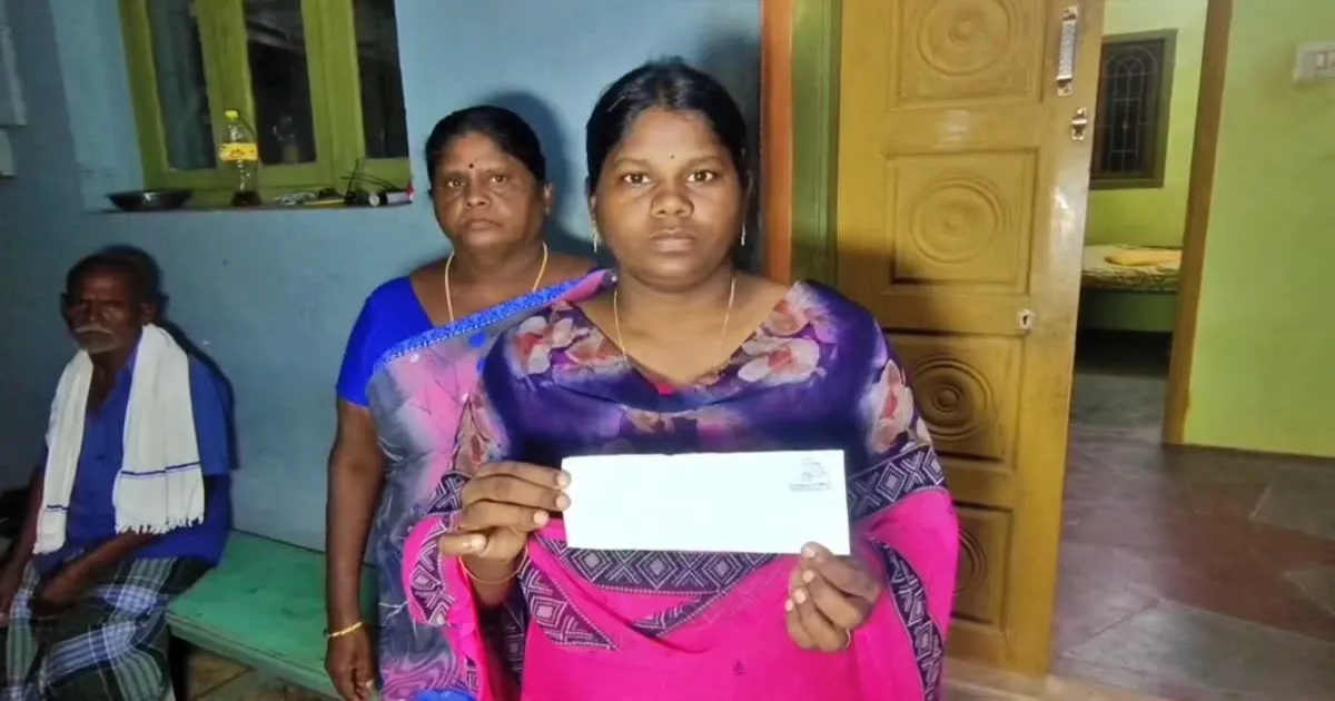 தவெக செய்த தகிடுதத்தம்... ரூ.20 லட்சத்தை விஜய்க்கே திருப்பி அனுப்பிய கணவரை இழந்த பெண்...!