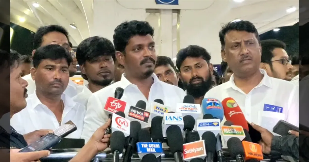 டாஸ்மாக் ஊழியர்கள் ஊதியம் உயர்வு..! 20 ஆண்டுகால கோரிக்கையை நிறைவேற்றிய முதல்வர் விஜய்..! அமைச்சர் விக்னேஷ் அறிவிப்பு..!!
