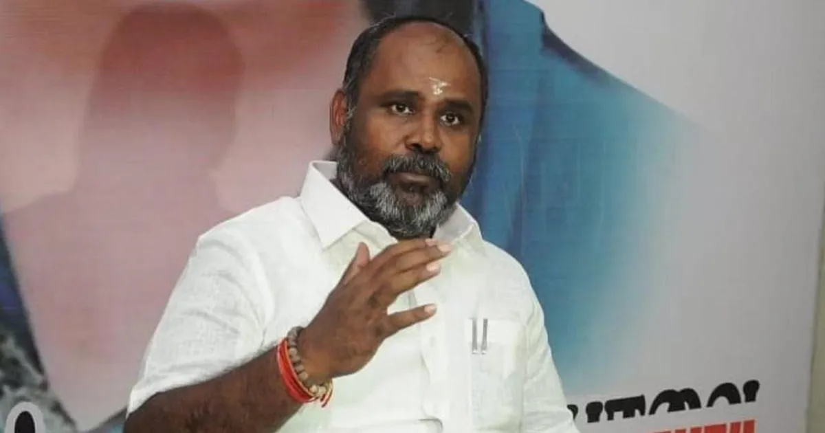“சிதறு தேங்காய் மாதிரி எங்க கட்சி சிதறியிருக்கு...” - ஆர்.பி. உதயக்குமார் சர்ச்சை பேச்சால் அதிமுகவினர் அப்செட்...!