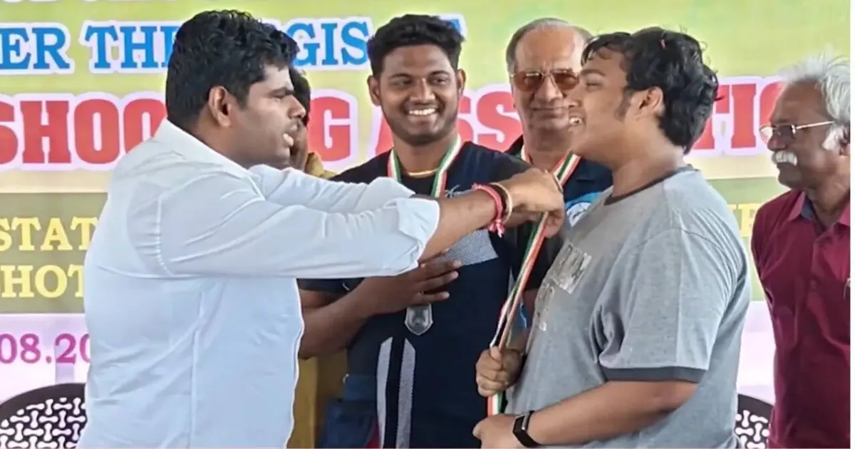 அண்ணாமலை கையால் பதக்கம் பெற மறுத்த திமுக முக்கிய புள்ளியின் மகன்... மேடையில் நடந்த தரமான சம்பவம்...! 