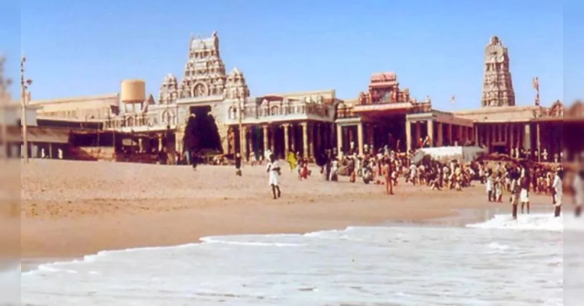 அமாவாசையில் திகில் காட்டிய திருச்செந்தூர் கடல்... திடீரென நடந்த மாற்றத்தால் பக்தர்கள் அதிர்ச்சி...!