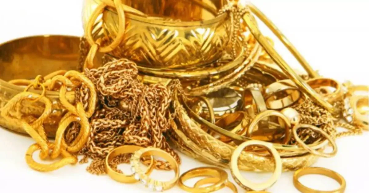 துப்பாக்கி முனையில் துணிகரம்... பட்டப்பகலில் 2 கிலோ தங்க நகைகள் கொள்ளை... நடந்தது என்ன?