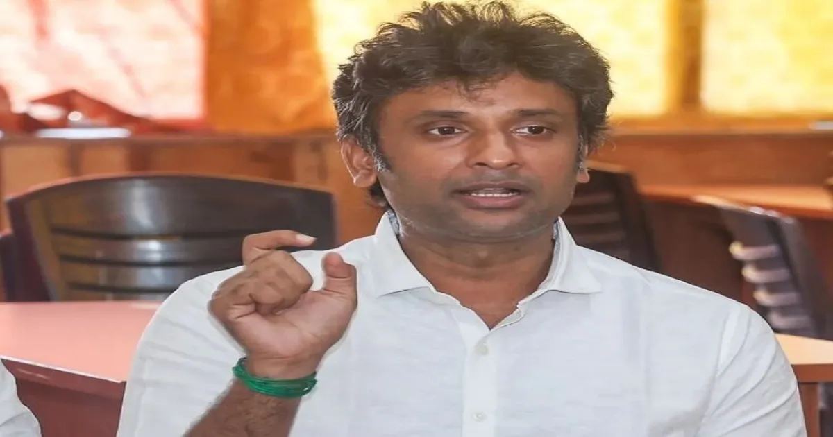 இந்த சுவரு எத்தன காவு வாங்க போகுதோ? விஜயை கண்டித்த வினோஜ் பி. செல்வம்..!