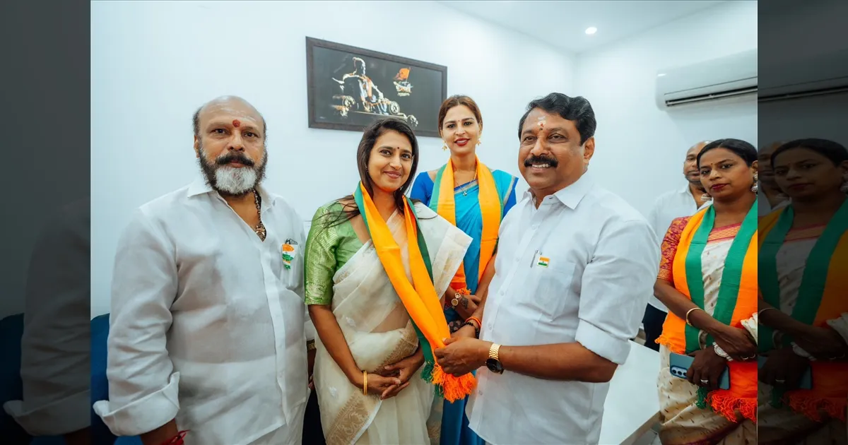 நடிகை கஸ்தூரி பாஜகவில் ஐக்கியம்... நயினார் நாகேந்திரன் சிறப்பான வரவேற்பு! 