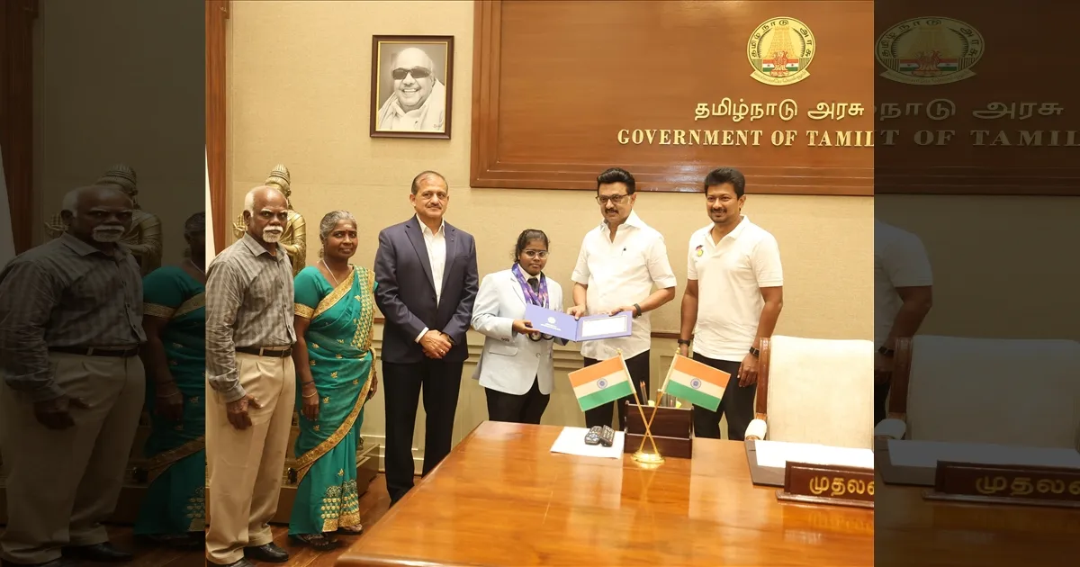 ரூ. 1 கோடி பரிசு... கேரம் சாம்பியன் கீர்த்தனாவுக்கு மகுடம் சூட்டிய தமிழக அரசு...!