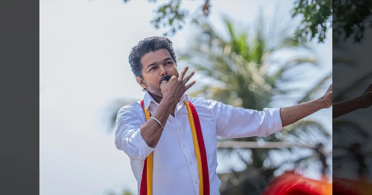 மிரளப்போகுது ஸ்டேட்டு… விசிலு சத்தம் கேட்டு..!! திருச்சியில் பாட்டு பாடி வாக்குச் சேகரித்த விஜய்..!! 