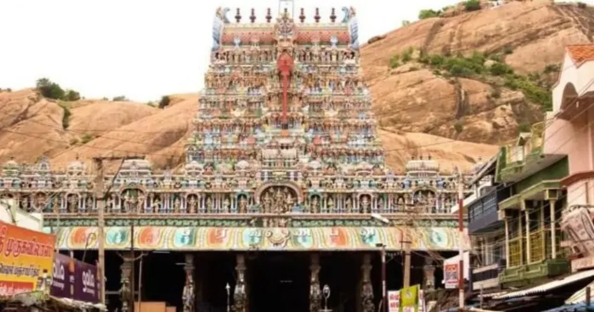 தல விருட்சத்திற்கு குறி... நிலா பிறை போட்ட கொடி... திருப்பரங்குன்றத்தில் அடுத்த சர்ச்சையை கையிலெடுத்த இந்து மக்கள் கட்சி...!