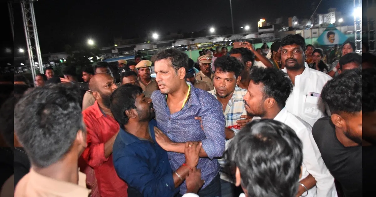 Actor-vishal-fainted-in-villupuram-event