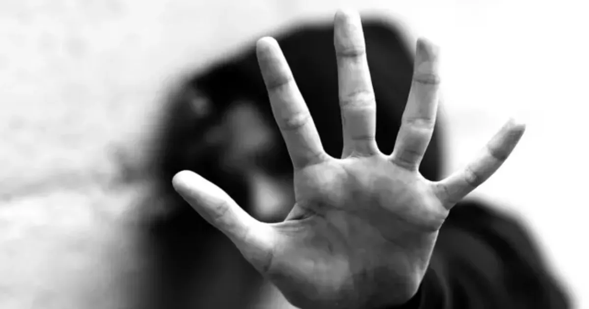 மீண்டும் ஒரு கொடுமை..! 6 ஆம் வகுப்பு மாணவிக்கு திமுக பிரமுகர் பாலியல் தொந்தரவு..! வலைவீசி தேடி வரும் போலீஸ்..!