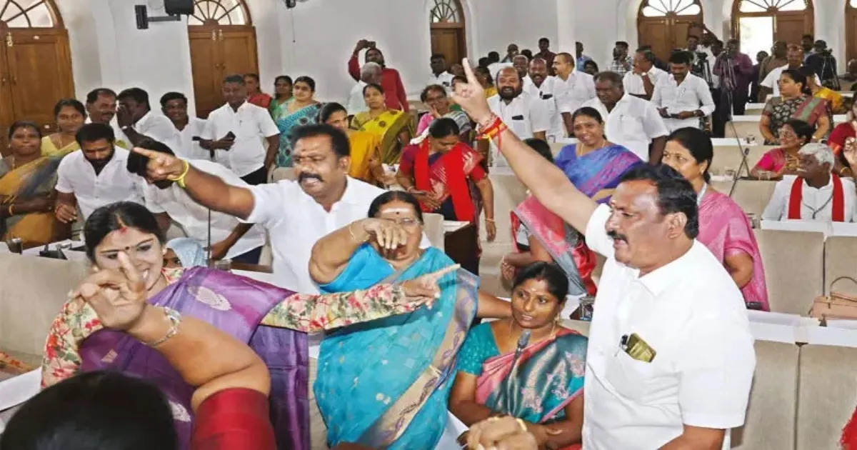 இந்தா ஆரம்பிச்சிட்டாங்க இல்ல...ஜி.டி. நாயுடு மேம்பாலத்தால் அடுத்த சர்ச்சை... திமுக- அதிமு உறுப்பினர்கள் இடையே மோதல்...!