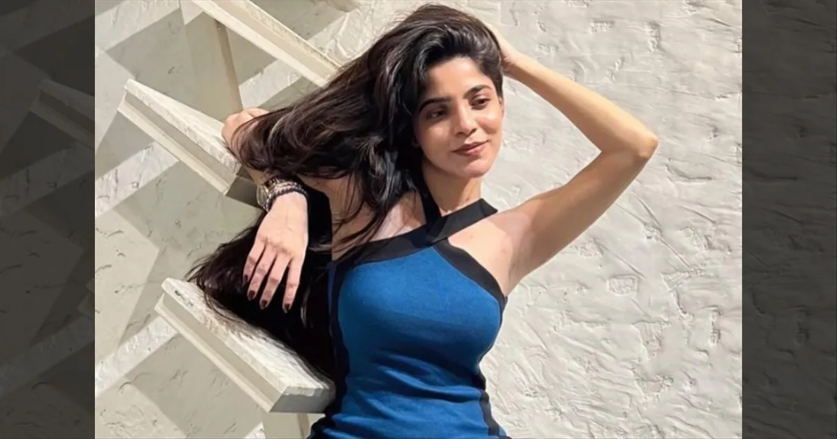 cinema-divyabharathi-glamour-photoshoot-stills-tamilcinema