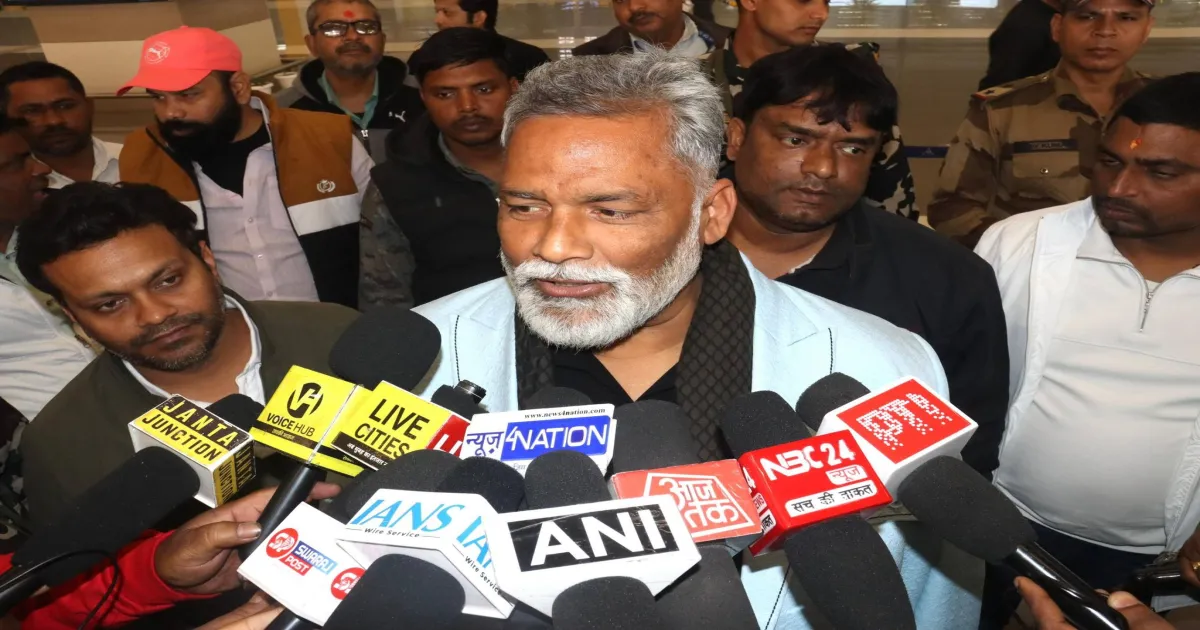 “தலைவர்களின் ரூமுக்குள் போகாமல் பெண்களால் அரசியல் இருக்க முடியாது...” - பீகார் எம்.பி. சர்ச்சை கருத்து...!