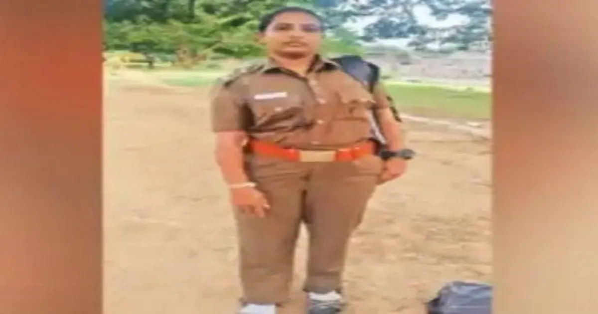 வேலூர் கோட்டையில் கம்பீரமாக வலம் வந்த போலி பெண் டி.எஸ்.பி... நிஜ போலீசிடம் தொக்காய் சிக்கியது எப்படி?