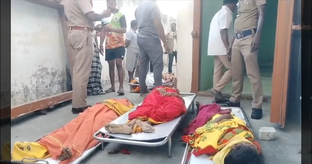 BREAKING! பெரம்பலூர் அருகே கார் மோதி விபத்து! சமயபுரம் பாதயாத்திரை பக்தர்கள் 4 பேர் பலி!