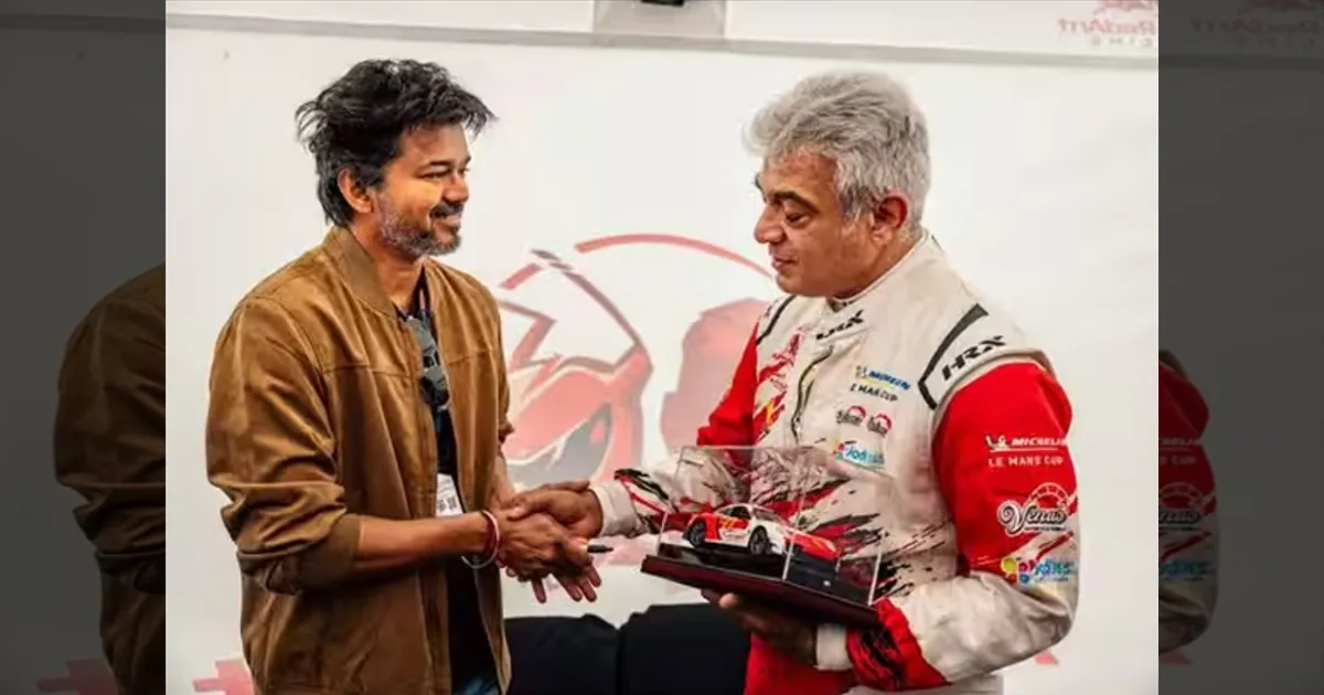 விஜய்–அஜித் சந்திப்பில் இப்படியொரு சம்பவமா? பரிசுகளை பரிமாறிக்கொண்ட நட்சத்திரங்கள்! வைரலாகும் புகைப்படங்கள்!