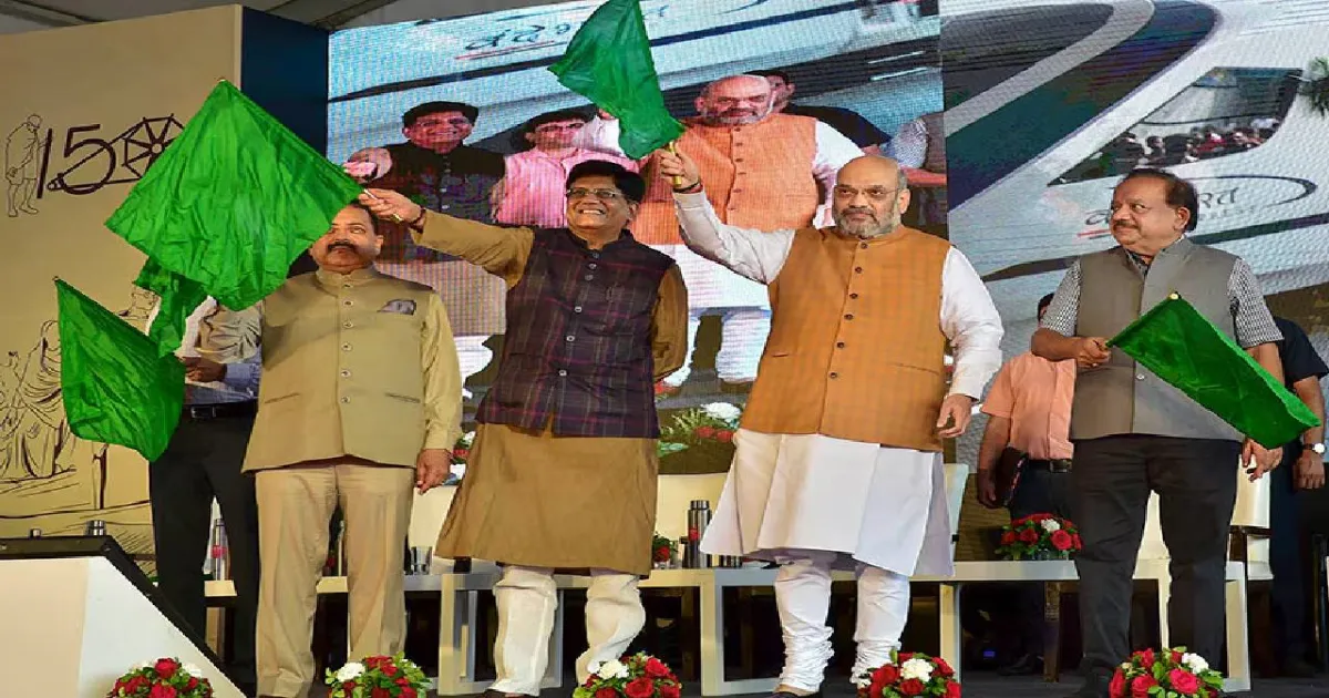 நாட்டின் முதல் எல்.என்.ஜி. ரயில் ..... சபர்மதியில் அமித் ஷா கொடியசைத்து தொடங்கி வைத்தார்!
