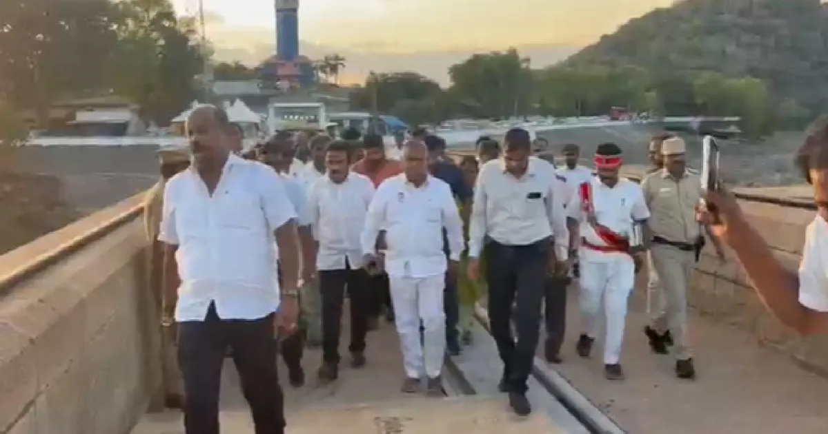 மேட்டூர் அணையை நாளை திறந்து வைக்கிறார் முதல்வர் விஜய்! அமைச்சர் ஆனந்த் நேரில் ஆய்வு!