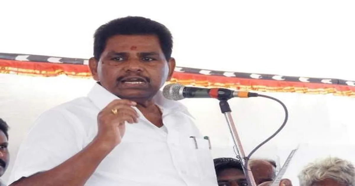 அனிதா ராதாகிருஷ்ணனை விரட்டி அடித்த மக்கள்... வாக்குறுதியை நிறைவேற்றவில்லை என ஆவேசம்..!!