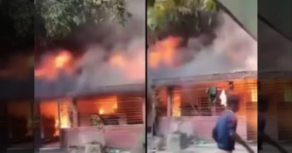 வங்கதேசத்தில் இந்துக்களுக்கு எதிராக தொடரும் அநீதி! ஆசிரியர் வீட்டுக்கு தீ வைத்த கும்பல்!