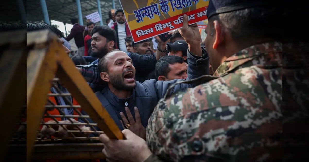 வங்கதேசத்தில் 2வது வாரத்தில் 4வது கொடூர சம்பவம்!!  இந்து தொழிலதிபருக்கு நேர்ந்த துயரம்! கதறி அழும் மனைவி!