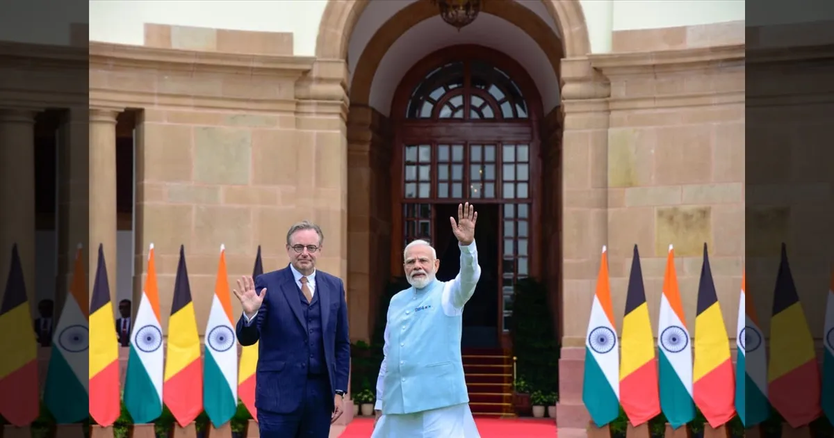 மோடிக்காக பெல்ஜியத்தில் தயாரான கிப்ட்! இந்தியா வருவதற்குள் நடந்த விபரீதம்! பெல்ஜியம் பிரதமருக்கு சிக்கல்!