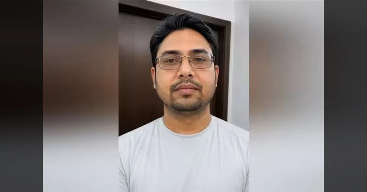 ஐஏஎஸ் அதிகாரி என நடித்து மோசடி? வீட்டில் சிக்கிய ‘ரகசிய ஏஜென்ட்’! போலீஸ் சோதனையில் பகீர்!