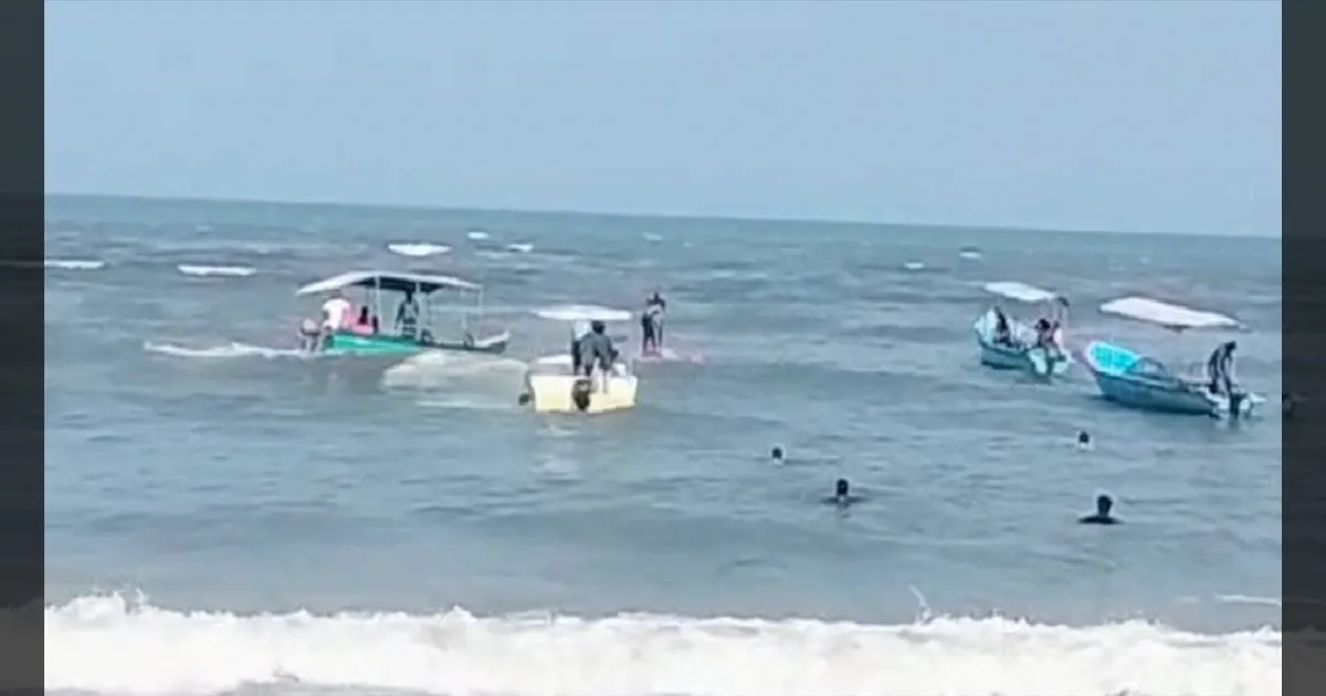 புதுச்சேரியில் படகு கவிழ்ந்து விபத்து...! பெங்களூரு பெண் பலி - இருவர் தீவிர சிகிச்சை பிரிவில் அனுமதி!