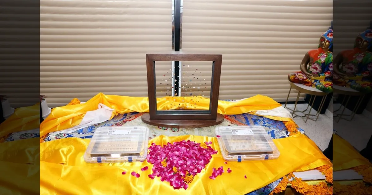 127 ஆண்டுகளுக்குப் பின் இந்தியா திரும்பும் புத்தரின் புனித நகைகள்.! எலும்புகள்.!