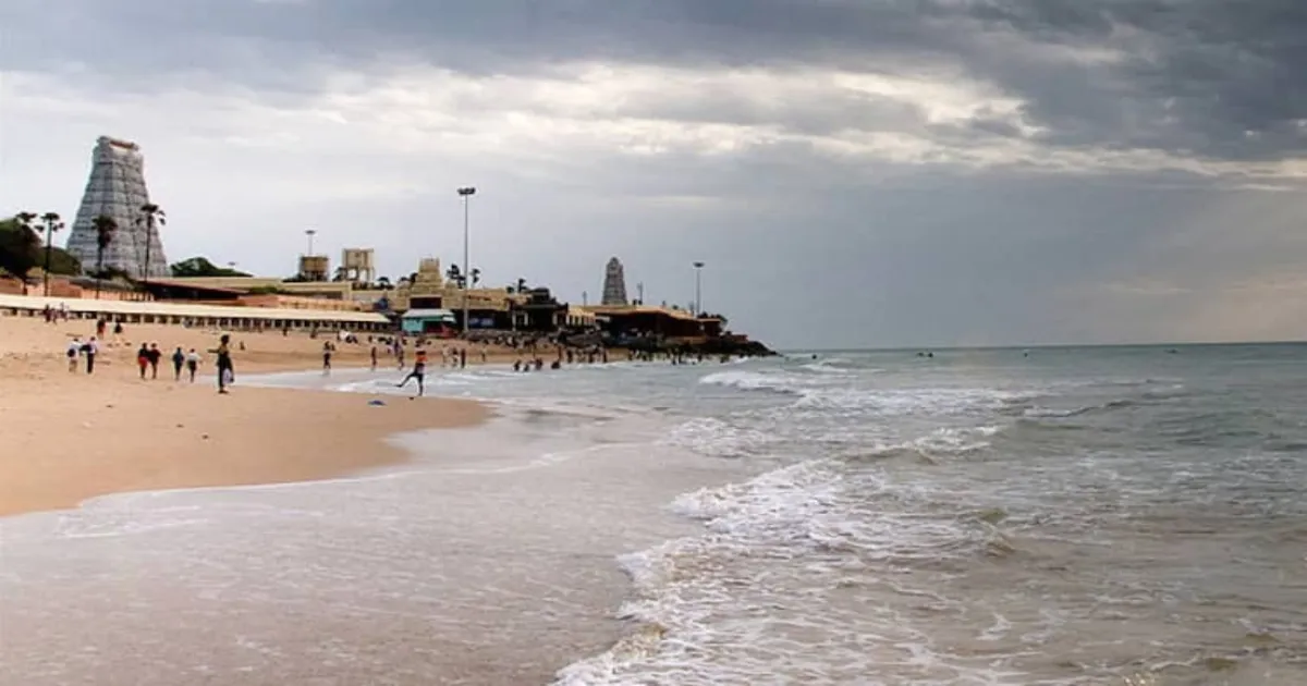 திருச்செந்தூரில் திடீர் மாற்றம்.. ஆபத்தை உணராமல் பக்தர்கள் செய்த திடுக்கிடும் செயல்...!