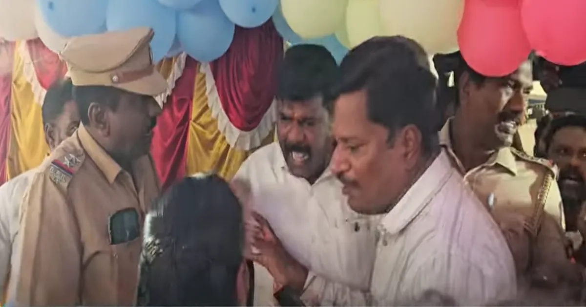 “என் தொகுதி நிதியில் கட்டுனதை நீ எப்படி திறப்ப?” - ரேஷன் கடை திறப்பு விழாவில் திமுக - அதிமுகவினர் இடையே வாக்குவாதம்...! 