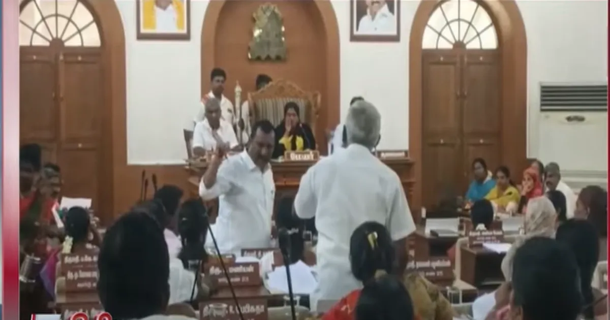 மாமன்ற கூட்டமா? திமுக கூட்டமா? - கொதித்தெழுந்த அதிமுக கவுன்சிலர்...! 