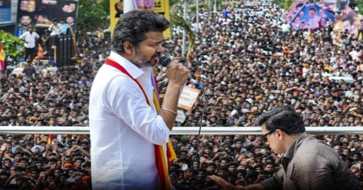பிரச்சார வாகனத்தில் ஏறியதும் திடீர் மனமாற்றம்... ரூட்டை மாற்றிய விஜய்... தவெக தொண்டர்கள் ஏமாற்றம்...!