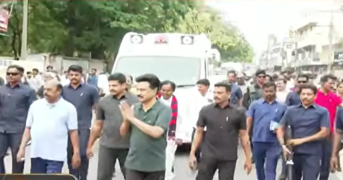 பக்கா மாஸ்...!! - விடிந்ததுமே ஃபுல் எனர்ஜியோடு திருவண்ணாமலையில் களமிறங்கிய ஸ்டாலின்... மக்களோடு மக்களாக வாக்கு சேகரிப்பு..!