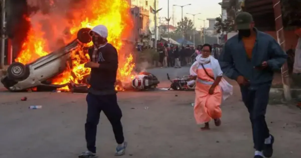 மணிப்பூரில் மீண்டும் கலவரம்... இருதரப்பினர் இடையே துப்பாக்கிச்சூடு... கிடுகிடுவென உயரும் பலி எண்ணிக்கை....!