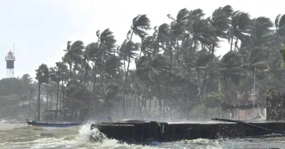 அடுத்த 24 மணி நேரத்தில் ருத்ரதாண்டவம்... வெப்ப அலையை தணிக்க வருகிறது புயல்... இங்கெல்லாம் கனமழை வெளுத்து வாங்குமாம்...!