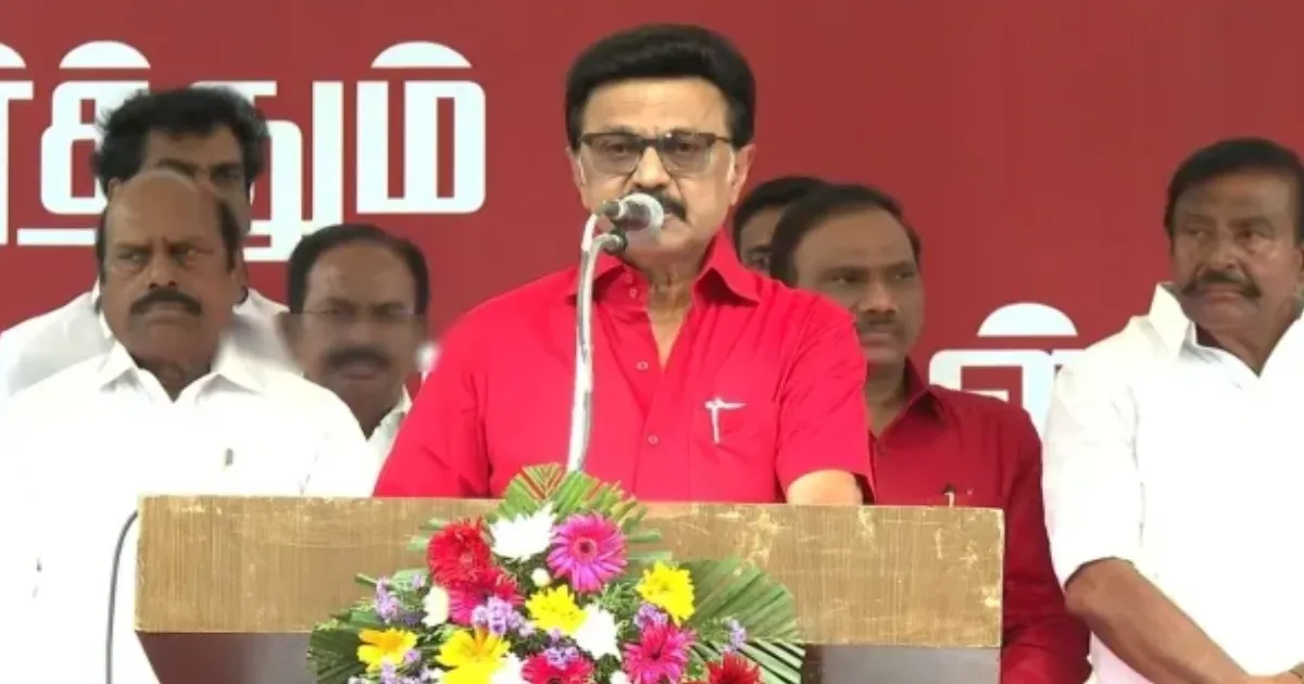 ”தமிழகத்தில் மீண்டும் திமுக ஆட்சி...” - மே தினத்தில் சிவப்பு நிற உடையணிந்து உற்சாகமூட்டிய ஸ்டாலின்...!