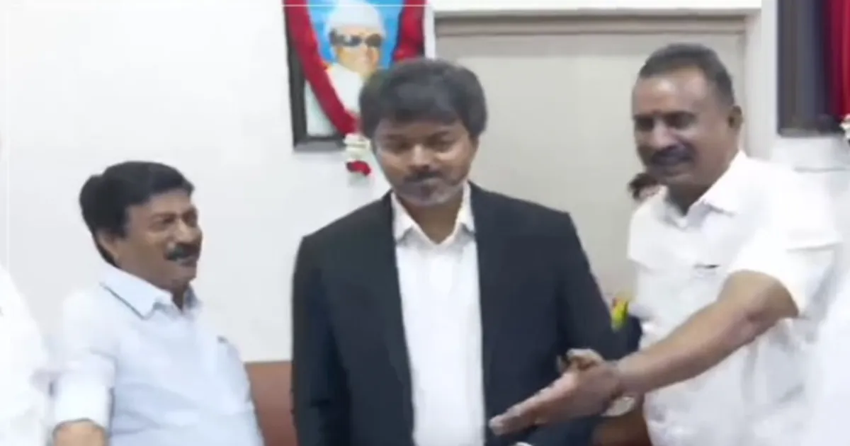 விஜய் கொடுத்த ஆஃபர்... அதிமுகவை சல்லி, சல்லியாய் உடைத்த சி.வி.சண்முகம்... கடைசி டீல் என்ன தெரியுமா?