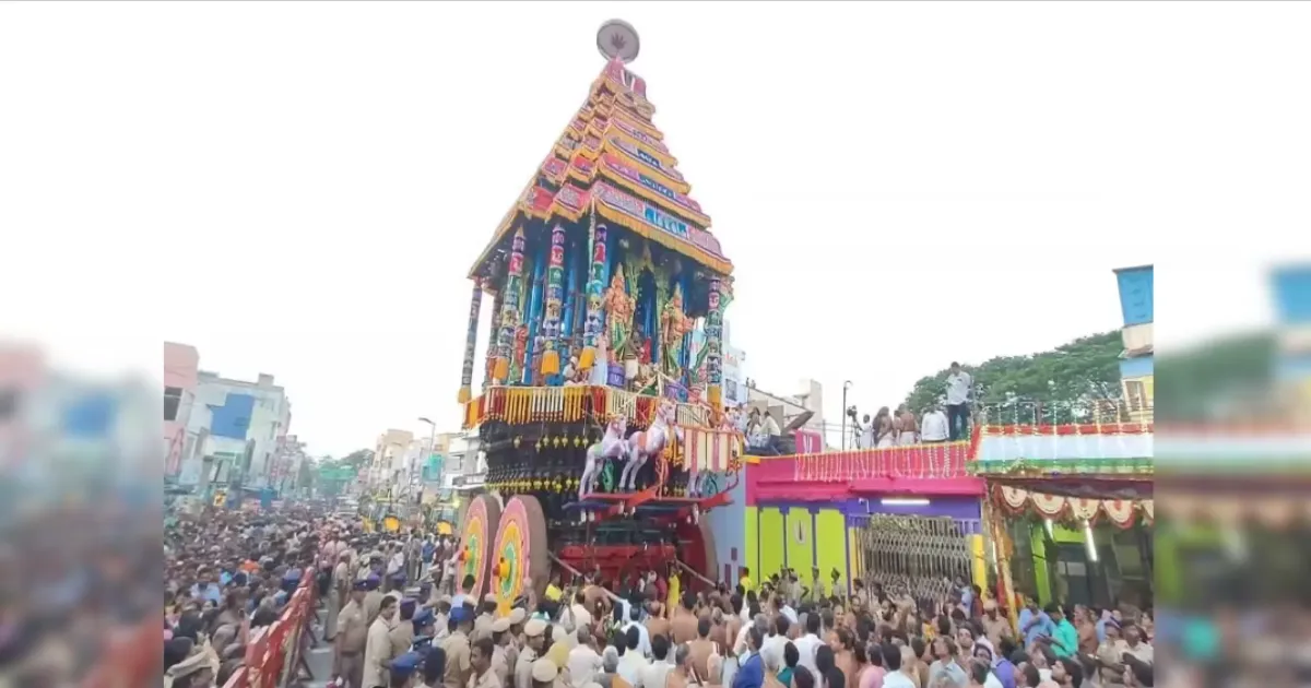 காஞ்சிபுரம் திருத்தேர் உற்சவம்... விண்ணை முட்டிய 