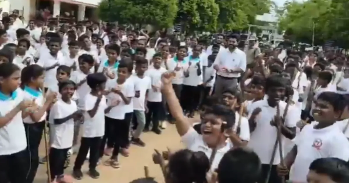 “டிவிகே... டிவிகே...” - சந்தி சிரிக்கும் தவெக அமைச்சரின் செயல்... காற்றில் பறந்த சி.எம். விஜய் ஆர்டர்...!