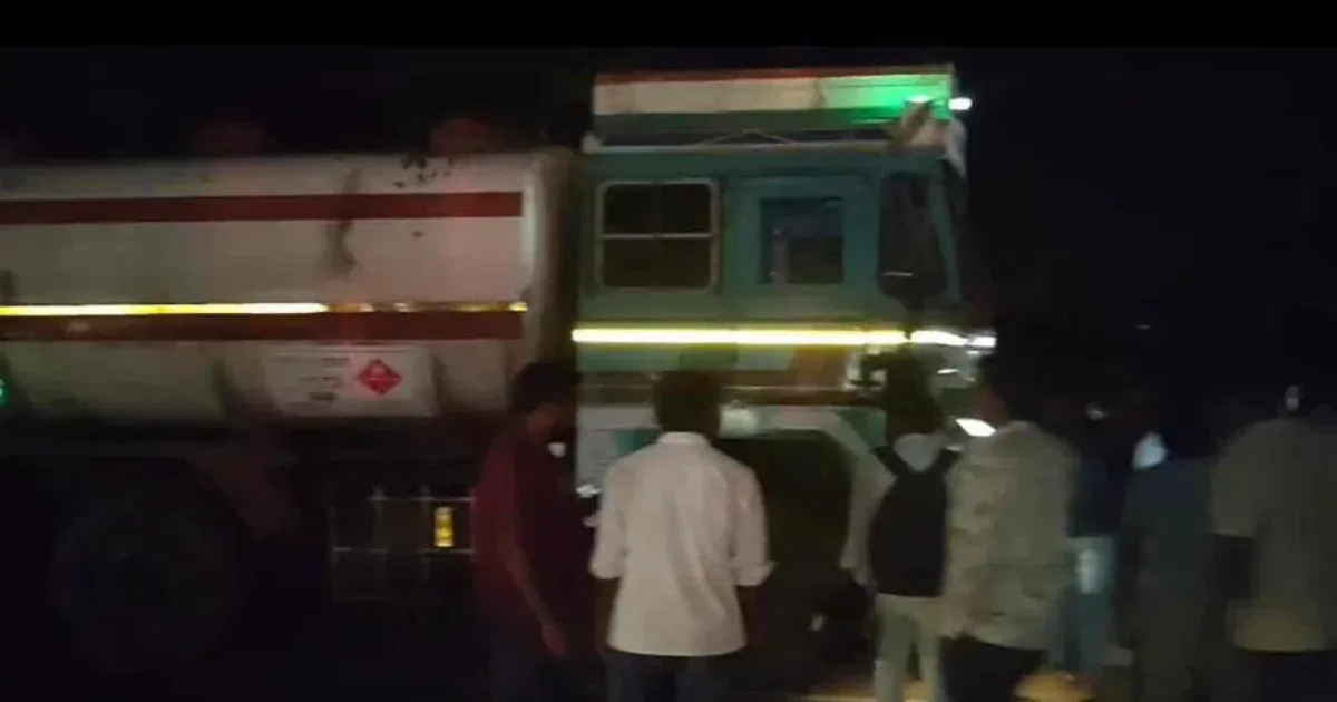 #BREAKING விடிந்ததுமே அதிபயங்கரம்... ஆட்டோ மீது டேங்கர் லாரி மோதி 6 பேர் உடல் நசுங்கி பலி...!