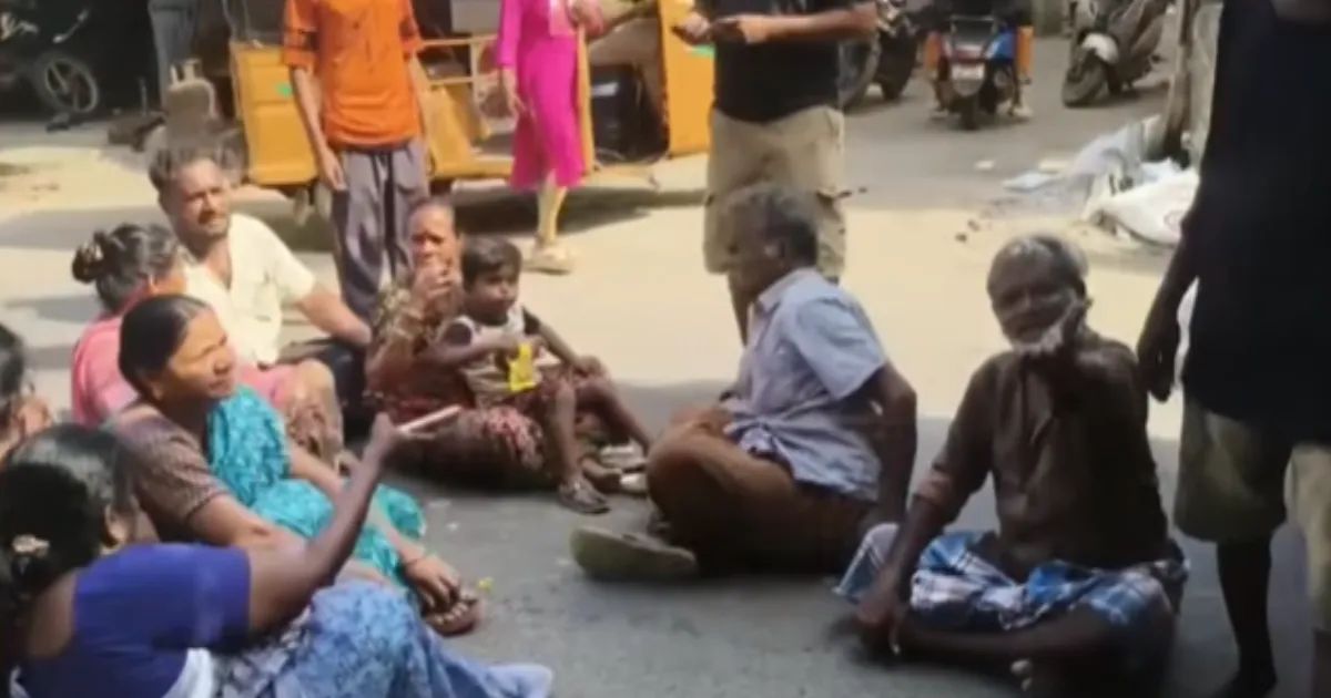 முதலமைச்சர் தொகுதியில் இப்படியா?... கொதித்தெழுந்த பெரம்பூர் மக்கள்... நடுரோட்டில் ஆவேசம்...!