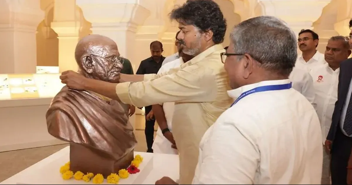“அறவழியில் வெற்றி பயணத்தை தொடர்வோம்”... காந்தி ஜெயந்தி நாளில் சபதமேற்ற சி.எம்.விஜய்...!